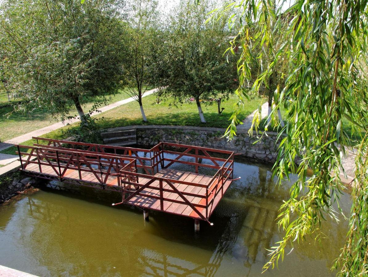 Pensiunea ,,La struti Târgu Neamţ Cameră foto