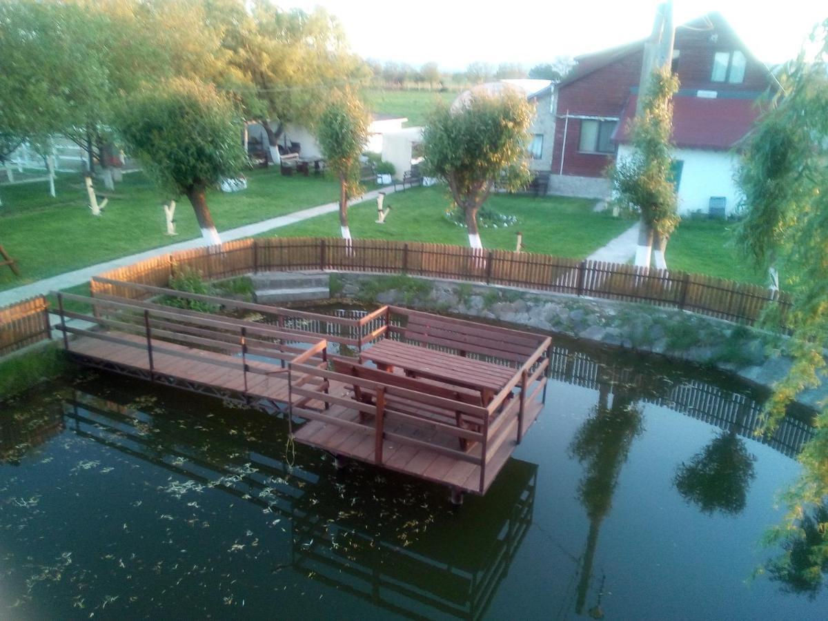 Pensiunea ,,La struti Târgu Neamţ Exterior foto